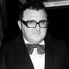 В качестве финального штриха эльбаз использовал мягкое тиснение по коже в форме логотипа tod's. Alber Elbaz Biografiya I Karera Professionalnaya I Lichnaya Zhizn Albera Elbaza Buro247 Buro