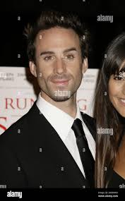 Joseph elliot hi-res stock photography and images