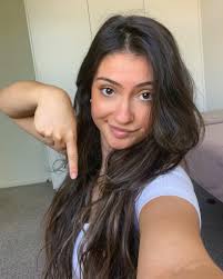 Useless things that stick in your mind forever: "𝘏𝘪, 𝘺𝘰𝘶've  𝘥𝘪𝘢𝘭𝘭𝘦𝘥 2364144 𝘗𝘪𝘤𝘤𝘢𝘥𝘪𝘭𝘭𝘺'𝘴 𝘥𝘦𝘥𝘪𝘤𝘢𝘵𝘪𝘰𝘯  𝘭𝘪𝘯𝘦. 𝘜𝘯𝘧𝘰𝘳𝘵𝘶𝘯𝘢𝘵𝘦𝘭𝘺 𝘵𝘩𝘦 𝘭𝘪𝘯𝘦𝘴 𝘢𝘳𝘦 𝘰𝘯𝘭𝘺  𝘰𝘱𝘦𝘯 𝘥𝘶𝘳𝘪𝘯𝘨 𝘤𝘦𝘳𝘵𝘢𝘪𝘯 𝘵𝘪𝘮𝘦𝘴 ...