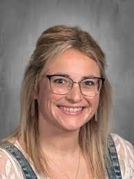 Kelly Matlock's Instagram, Twitter & Facebook