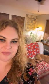 Hey Travis. Lisa. Rhea. Dunia and Lisa so happy your here have fun  🎸🤘👍🎹🎼🎵📀😂