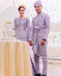 Material kain yang ia gunakan adalah prada, tenun ikat, dan songket khas bali. 71 Songket Ideas Malay Wedding Dress Songket Wedding Dress Songket Dress
