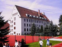 We offer a large selection of workout/recovery options including cardio and strength training, h.i.i.t. Schulen Vacha Tor Zur Rhon
