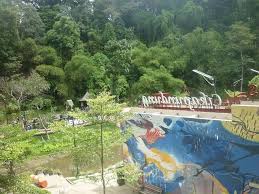 Teras Cikapundung Arung Jeram Sungai Kota