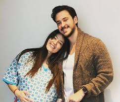 18.06.2015 11:27 arka sıradakiler isimli dizi ile popülerliği artan genç oyuncu pelin akil, 17 nisan 1986'da i̇stanbul'da dünyaya geldi. Pelin Akil Altan Kimdir