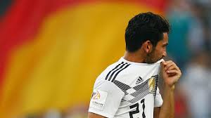 Mit verständnis und enttäuschung hat ilkay gündogan beim medientag des dfb auf die kritik an seinem foto mit. Ilkay Gundogan Weinte Nach Den Pfiffen Der Deutschen Fans B Z Berlin