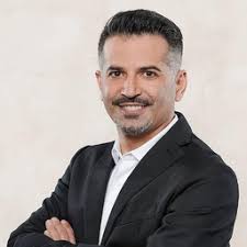 Mitarbeitende von manroland Goss web systems GmbH