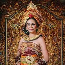 Tata rias yang dilakukan dapat bergaya nasional, internasional, maupun modern. 10 Mua Payas Pengantin Terbaik Di Gianyar Bali Heikamu Com