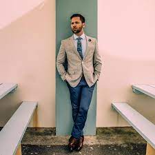 Smart casual attire is a blend of two innately different dress codes. The Gentlemen S Guide On What To Wear To The Races