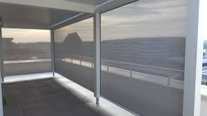 Zip Markisen Unter Einem Terrassendach Als Sonnen Und Regenschutz Das Bild Zeigt Die Transparenz Des Gewebes Driese Markise Windschutz Terrasse Terrassendach