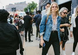 5 Denim Jacket Outfits To Try This Spring Vogue Yes, it has seen its fair share of ups and downs when some people a denim jacket is one of them. denim jacket outfits to try this spring