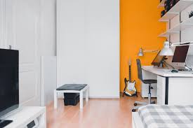 Für viele junge menschen ist die erste eigene wohnung ein wichtiges ziel. Die Erste Eigene Wohnung Finanzieren Das Gibt Es Zu Beachten Steuerazubi De