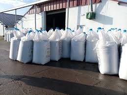 Filmul e inspirat din fapte reale petrecute in 1970 când vasul poseidon încărcat cu 4000 de tone de azotat de amoniu a luat foc pe dunăre ar fi isteață televziunea care ar redifuza filmul in zilele astea in care azotatul de amoniu bate virusu' in breaking news. Pericol De Explozie In Diosig O Cantitate Uriasa De Nitrat De Amoniu