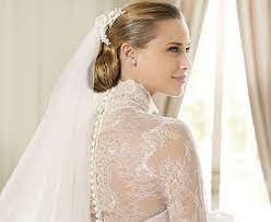 Make sure to switch up your game this wedding season with the best trendy wedding hairstyles for 2021 from our updated collection. Wedding Hairstyles Halter Neck Wedding Dress Hairstyle