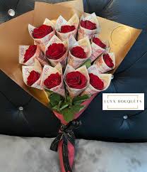 You can use a five, a twenty, even a hundred dollar bill. Luxxbouquets Luxxbouquets Twitter