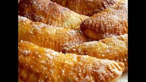 Pull out the pizza pan from the air fryer and spray with the cooking oil. Air Fryer Pizza Pockets Youtube