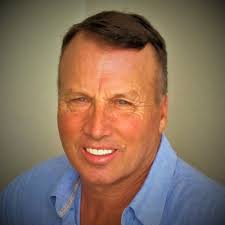 Meet Ann Smith 👋🏼 Senior Customer Success Manager and proud dog owner to  Kevin the Dachshund (swipe to meet him!).