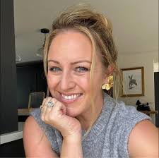 Lorraine Carson's Instagram, Twitter & Facebook