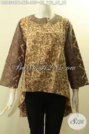 Untuk memudahkan kita dalam membuat desain baju kita. Model Baju Batik Blus Koleksi 2019 Busana Batik Trendy Wanita Gemuk L3 Desain Bagian Belakang Lebih Panjang Dari Depan Di Padu Lengan Tumpuk Untuk Penampilan Lebih Istimewa Bls8328pb Xxl Toko Batik Online
