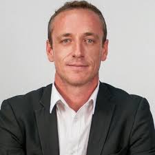 Orgullosos de fer entrega a Albert Aranda, Director de Persones i membre  Comitè Direcció, i a Natàlia Cabrerizo, Responsable del Servei de Prevenció  del GRUP BON PREU; del guardó com a finalistes