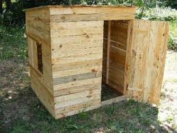 Une cabane en bois est un espace de jeu très apprécié des enfants. All About Diy The Magazine For Home Garden Bosch Diy Pallet Kids Raw Wood Furniture Pallet House