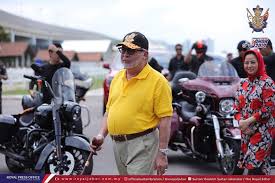 Di hadapan sek islam hidayah, jln johor @twtjohor @twt_larkinpic.twitter.com/bslikdaojn. Hrh Crown Prince Of Johor On Twitter Kembara Mahkota Johor 2019 Sultan Ibrahim Dan Konvoi Diraja Johor Selamat Tiba Di Istana Pasir Pelangi Https T Co 6lt0xkspch 1 2 Https T Co Idlxvxfcye Twitter