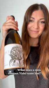 Did you know this about Moscato d'Asti? 🥂✨ @cadgal_wines really blew me  away with this! Stay tuned for the full story coming to @vineroutes #wine  #winelover #moscatodasti #italianwine #moscato #winewriter #winetasting  #instawine #