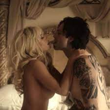 Pam and Tommy's raunchiest sex scenes - X-rated balcony romp to  full-frontal nudity - Daily Star