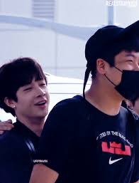 Clingy Chan And Their Manager Felix Stray Kids Stray Kids Chan Kids Groups