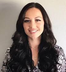 As with many others in this profession, Miranda Becker (78395) came to the  world of therapy through her own healing journey. Before entering this  field, she worked in politics and advocacy. Miranda