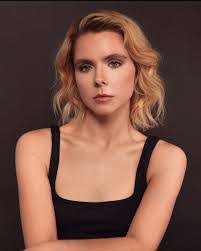 Paloma Kwiatkowski's Instagram, Twitter & Facebook