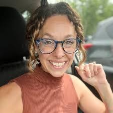 April Hetzel's Instagram, Twitter & Facebook