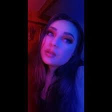 Deanna Hoffman's Instagram, Twitter & Facebook