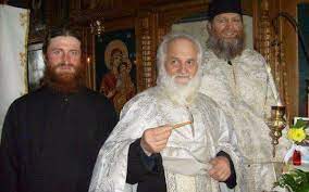 Preoții buni sunt din ce în ce mai greu de găsit, iar un duhovnic cu har îți poate schimba radical viața în bine. PreoÈ›i InaintevÄƒzÄƒtori In ViaÈ›Äƒ PÄƒrintele Macarie BeÈ™liu