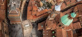 Bologna fiere districtbologna's bologna fiere district neighborhood is known for its museums and gardens, and entices visitors with attractions including bolognafiere and parco nord arena. Bologna Italiens Fetter Bauch Falstaff Travelguide