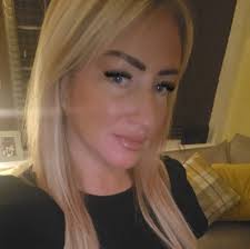 Does anyone have any recommendations for anyone who does wedding hair