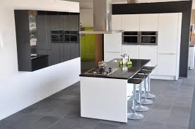 google image result for http www showroomkorting nl afbeelding5 29538 wit 2bhoogglans 2b 252bcomposiet jpg witte keuken keuken prijzen keuken