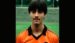Nach der wm im eigenen land wird jogi löw alleiniger bundestrainer. Dfb Team Seite 2