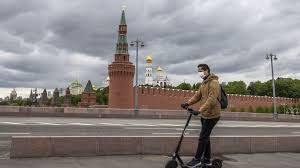 Локдаун как средство борьбы с пандемией может быть применен только в самом крайнем случае. Coronavirus Lockdown Eased In Moscow After Nine Weeks Bbc News