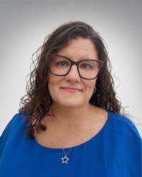 Adel Adams's Instagram, Twitter & Facebook