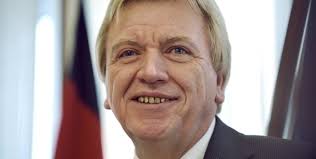 Seit beginn seiner amtszeit bereist der hessische ministerpräsident in regelmäßigen abständen das land, um mit den bürgerinnen und bürgern ins. Hessen Bouffier Soll Nachfolger Von Ministerprasident Koch Werden