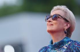 Miller i MacFarlane w serialu o założycielu Fox News