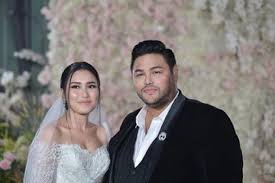 Yang bikin heboh, desainer kondang itu menautkannya akun instagram lesti kejora. 5 Desain Gaun Pengantin Terbaik Dari Ivan Gunawan Wedding Market