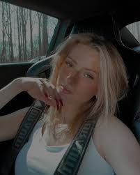 Amber Emerson (@lil.naughty.blonde) • Fotos e vídeos do Instagram