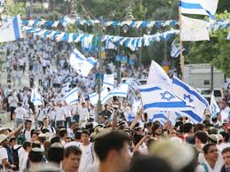 המשטרה ביקשה ממארגני מצעד הדגלים להתפזר, שלוותה בקריאות בוז מהמשתתפים. Ivjynkawmowhpm
