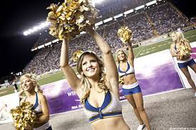 Cfl cheerleaders winnipeg blue bombers grey cup 2005 Blue Bombers Cheerleading Squad Goes Co Ed