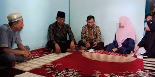Jumlah foto untuk nikah di kua biaya nikah di kua syarat dan ketentuan menikah di kua. Pernikahan Di Tengah Wabah Corona Akad Nikah Lewat Video Call Dan 2 400 Undangan Dibatalkan Halaman All Kompas Com