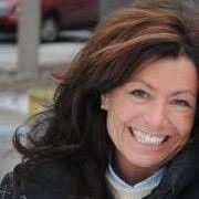 Karen Bares's Instagram, Twitter & Facebook