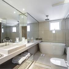 Pequenas banheiras podem ser uma carta na manga para incrementar os banheiros. Banheiros Com Banheiras Conheca Seus Tipos E Modelos Com 70 Inspiracoes Dicas Decor