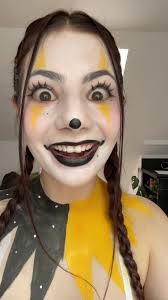 Laci Witton and Hairbrush Girl